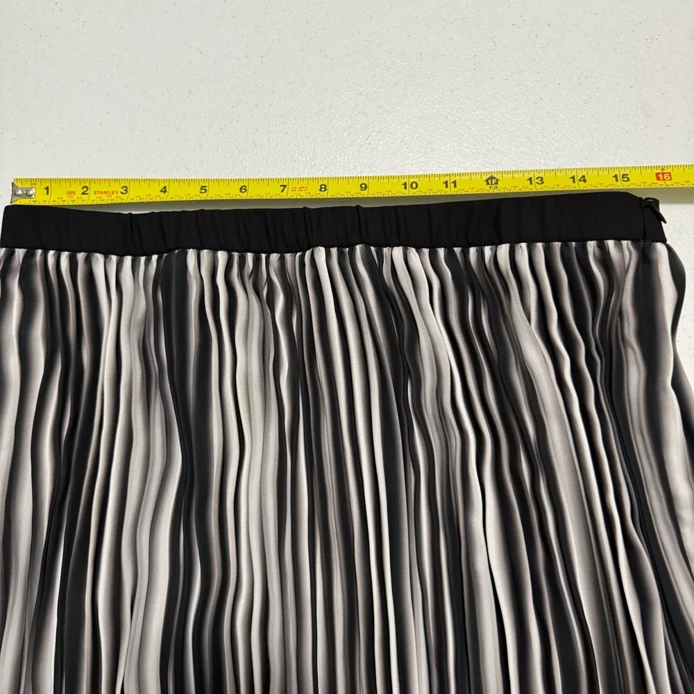 NWT Eileen Fisher Pleated Ombre Skirt Small NWT